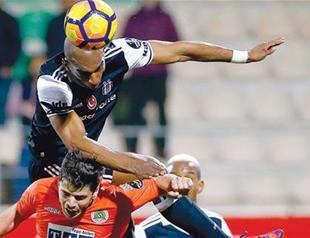 Beşiktaş back on top of standings