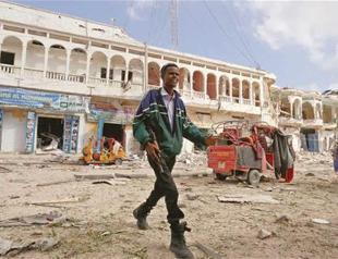 Somali militants ram car bomb into hotel, killing at least 13
