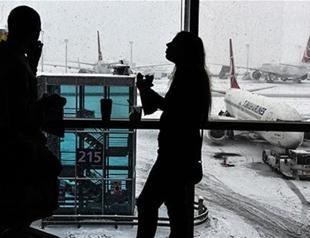 More than 300 flights canceled due to heavy snowfall in Istanbul