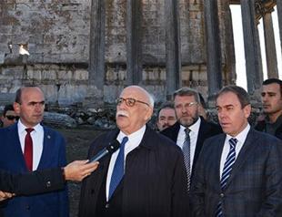 Culture Minister visits Aizanoi