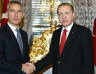 NATO chief hails Turkish democracy after coup attempt, reminds of rule of law