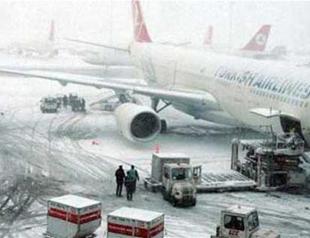 Snowfall, cold snap delays air and sea travel in Istanbul