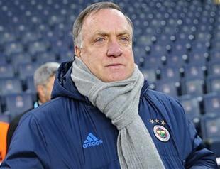 Fener’s Dutch coach Advocaat to take time on contract decision