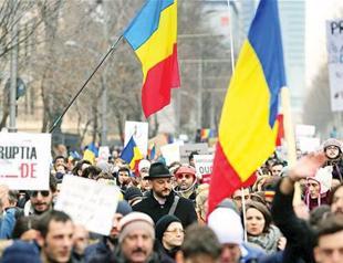Mass protests force Romania to scrap decree decriminalizing graft