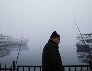 Heavy fog paralyzes life in Istanbul