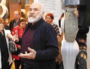 Mehmet Aksoy returns with new Istanbul show