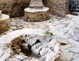 Pompeii unveils Roman kiss for Valentine’s Day