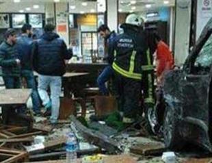 Vehicle crashes into restaurant, 11 wounded in Turkey’s Bursa