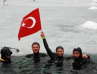 Turkish free diver breaks world record