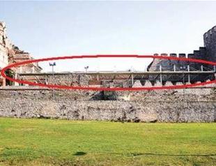 Turkish historian İlber Ortaylı slams conversion of part of Istanbul’s historic city wall into wedding site