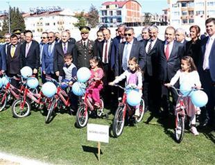 Turkish governor replaces official cars with bicycles for ‘healthier public workers’