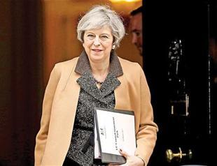 Parliament backs Brexit bill, May says divorce ‘in coming days’