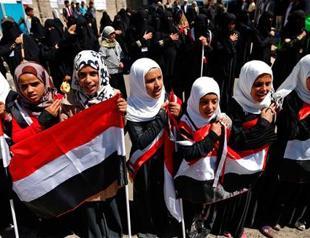 Trump meets top Saudi prince as Yemen war rages