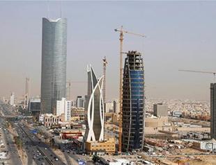 Saudi Arabia loses Fitch rating over budget concerns