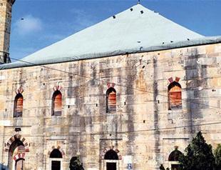 Turkey laments fire in historic Ottoman mosque in Greece