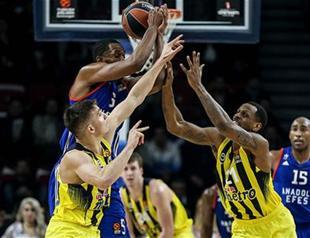 Efes cruises to Turkish Airlines Euroleague playoffs with win over Fenerbahçe