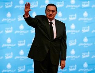 Ousted Egypt president Mubarak freed from detention, says lawyer