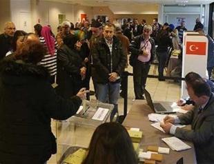 38,000 Turks abroad cast votes on first day of charter referendum voting