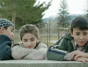 Boys come of age in and find solidarity in ‘Blue Bicycle’