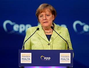 Merkel applauds Turkey’s efforts for refugees