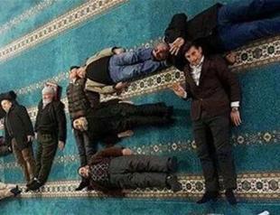 Main opposition CHP MP blasts photo of yes voters in mosque in referendum campaign