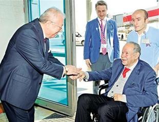 Edward de Bono honors summit