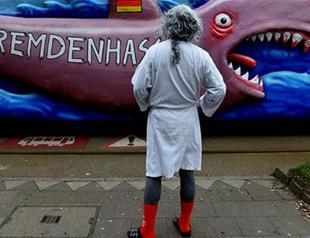 Between nationalism and globalization