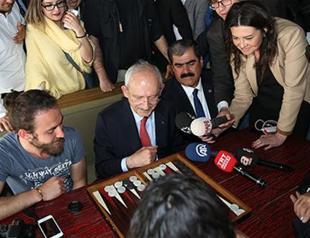 Turkey’s main opposition warns deputies over language during referendum campaign