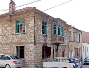 Ruined Aegean houses going for premium prices