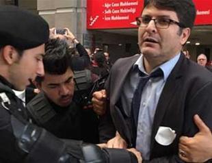 Police crack down on lawyers’ sit-in for arrested daily Cumhuriyet colleagues at Istanbul courthouse