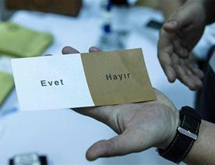 ‘Yes’ and ‘no’ camps in fierce race as polls near