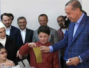 President Erdoğan casts vote in Istanbul