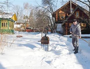 As Moscow expands, property boom sparks local ire