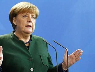 Merkel urges ‘respectful dialogue’ in Turkey after referendum