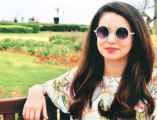 Dutch-Turkish artist discovered singing at family restaurant gains fame in the Netherlands