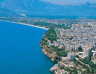 Statement on alcohol ban in outdoor locations in Turkey’s Antalya sparks debate