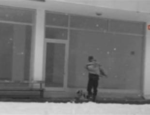 VIDEO: Man covers stray dog with coat amid cold weather in Turkey’s Giresun