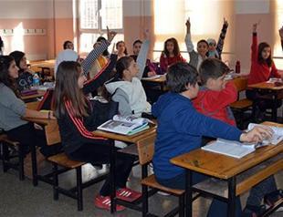 Teachers in Turkey fail to answer questions in their own fields