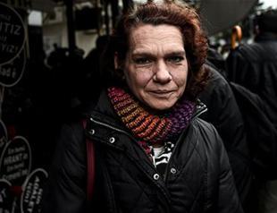 Turkish novelist Aslı Erdoğan ‘still worried’ after release