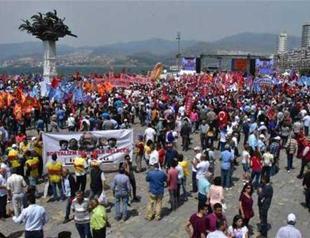 Thousands mark May Day in Turkey