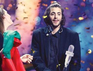 Portuguese crooner wins Eurovision