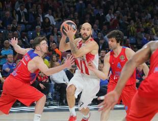 LATEST: Fenerbahçe leads by 10 points against Real at halftime in Final Four
