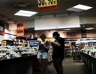 Fed says 30 pct of US adults face financial strain