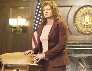 New ‘Twin Peaks’ wins praise, piques curiosity