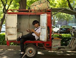 Moody’s cuts China’s rating on debt fears