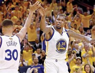Warriors eye perfect title run to NBA title