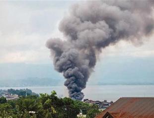 Long battle feared as militants hold on in Philippine city