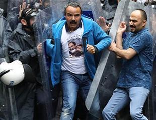 Investigation launched into Turkish protester demanding to be returned to his job