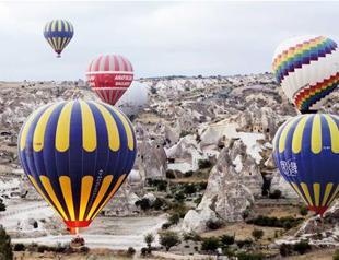 Hot air balloons boost tourism in central Turkey despite accidents
