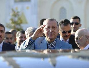Erdoğan says he is well after suffering health problem during Eid prayers